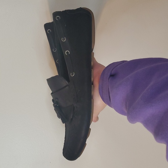 UGG Black Leather Loafers Mens Size 10.5 Slipper Shoes Fringe Tassels SN 1010139 - Picture 3 of 16